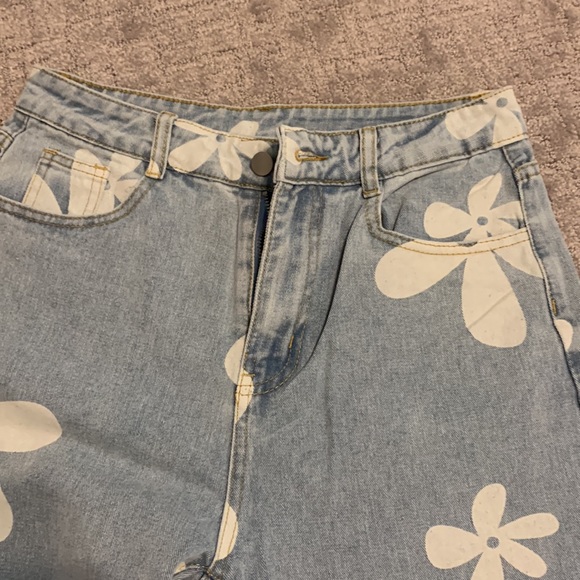 Jeans - Picture 2 of 4